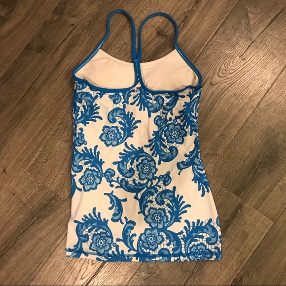 Lululemon Athletica Power Y Tank Size 4 - Picture 4 of 5